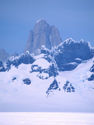 Monte Fitz-Roy, la ruta, supercanaleta ,justo en medio