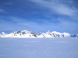 Panoramica del cordon Marconi, cerro Fitz-Roy y grupo del Torre