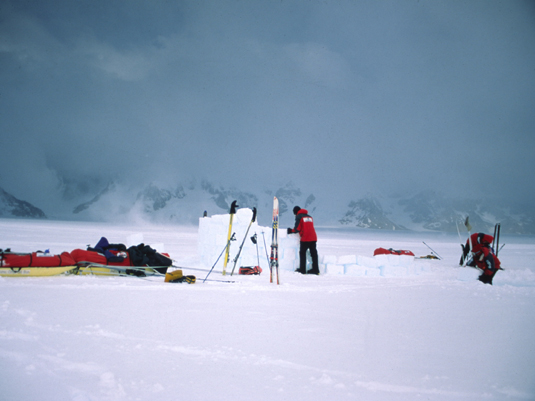 Armado del campamento en el sector del Fitz Roy